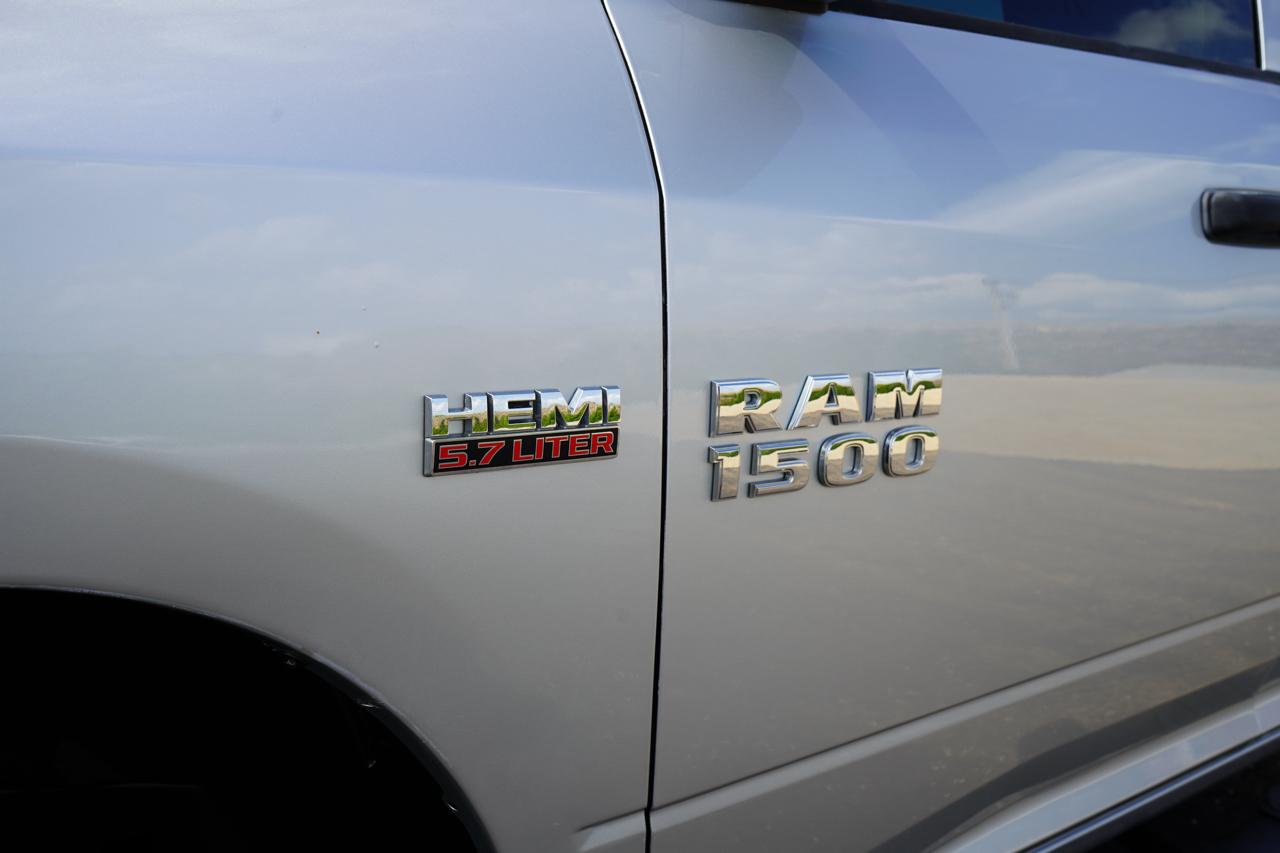 RAM 1500 4WD Crew Cab 140.5" Express 2014