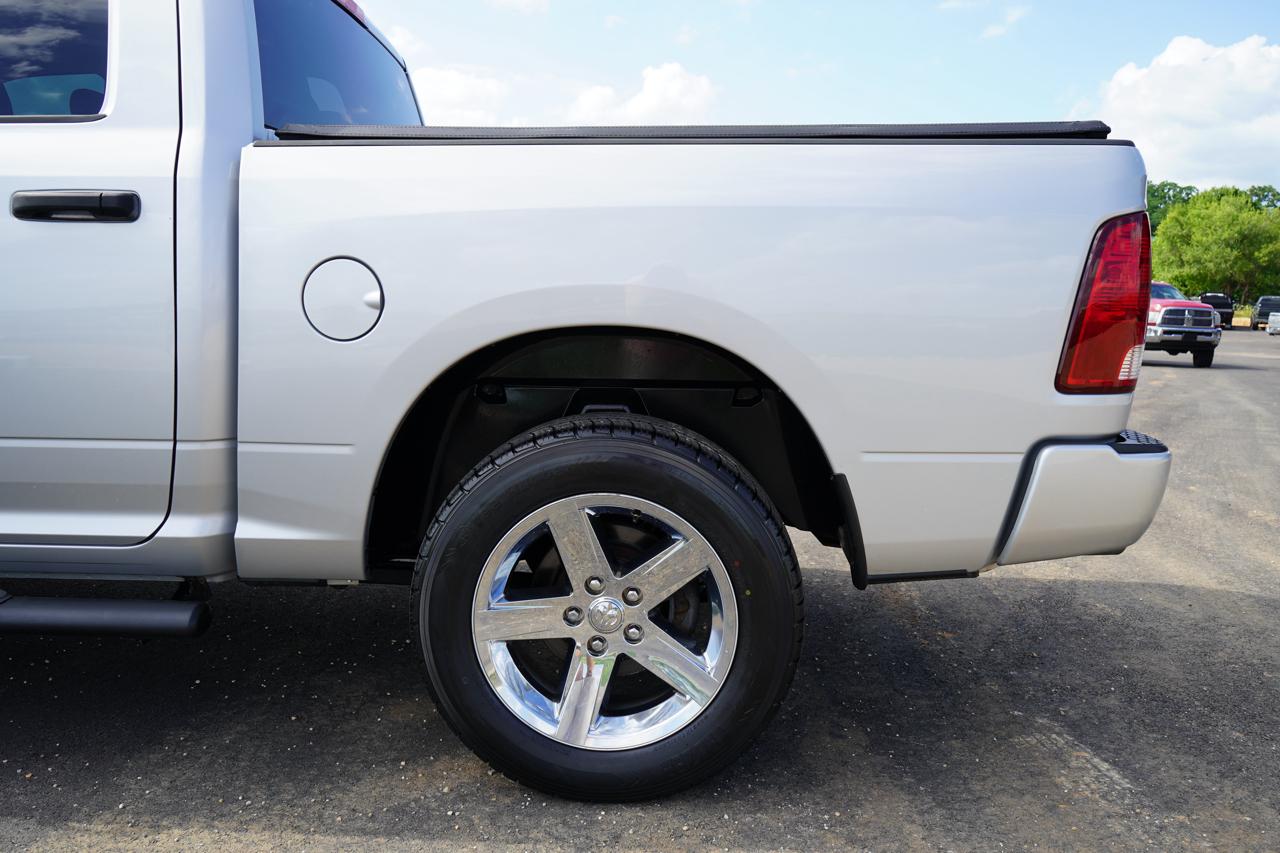 RAM 1500 4WD Crew Cab 140.5" Express 2014