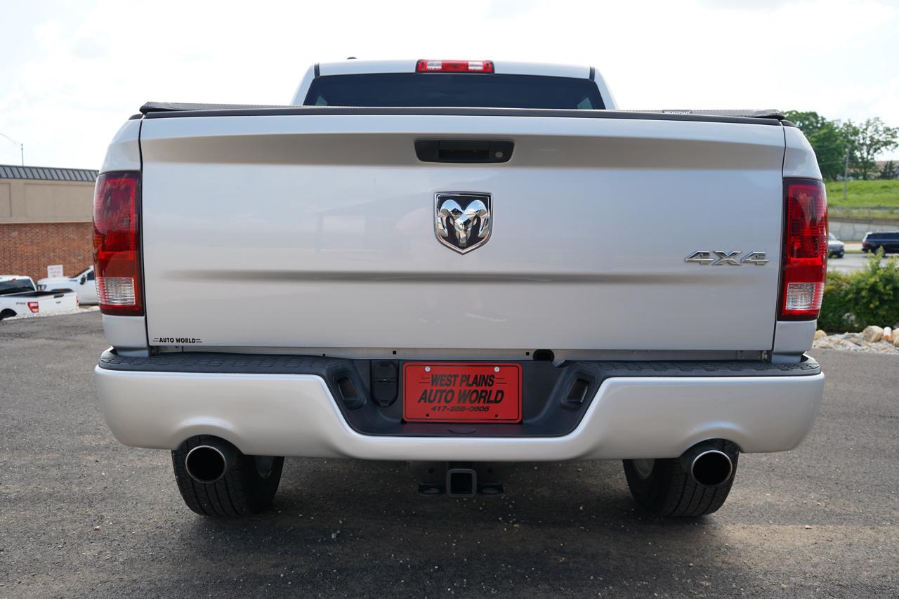 RAM 1500 4WD Crew Cab 140.5" Express 2014