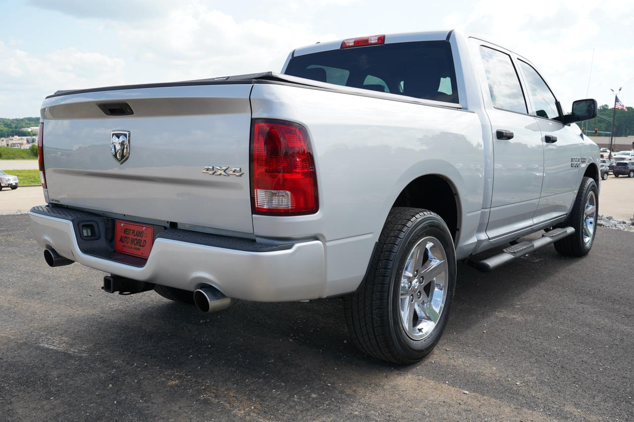 RAM 1500 4WD Crew Cab 140.5" Express 2014