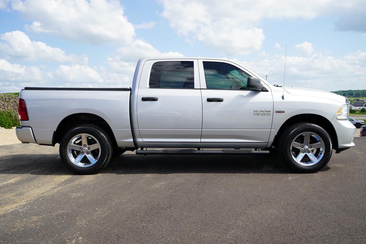 RAM 1500 4WD Crew Cab 140.5" Express 2014