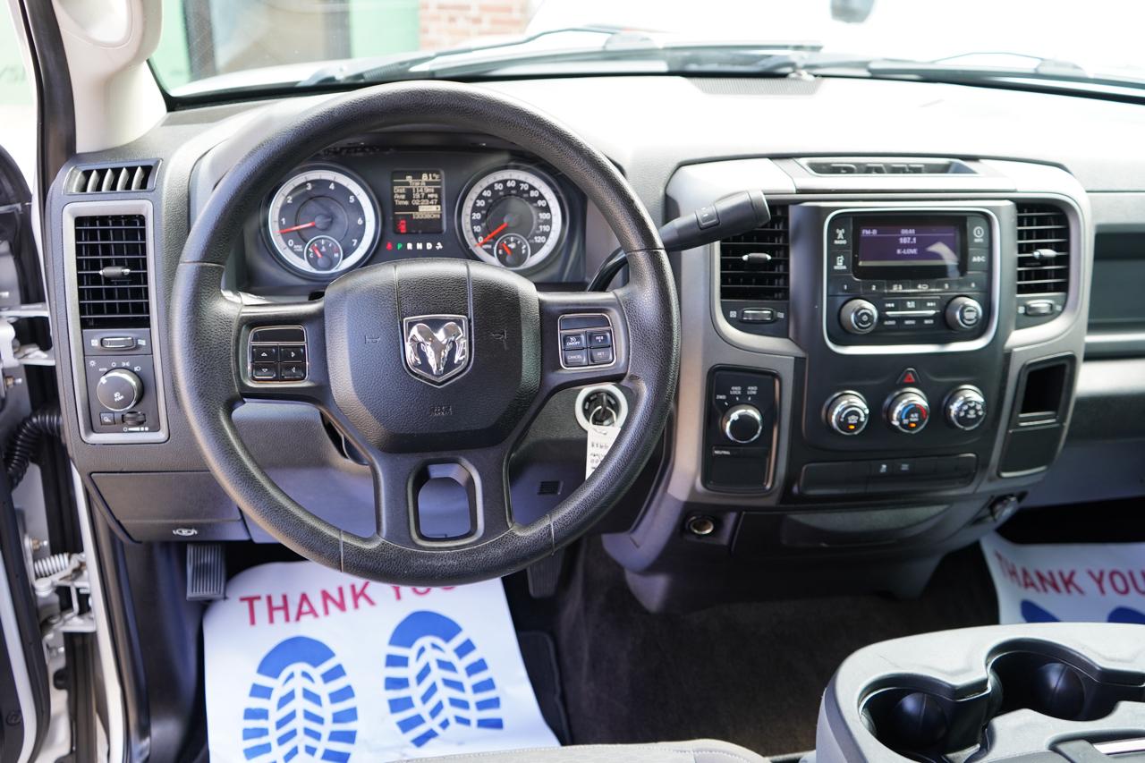 RAM 1500 4WD Crew Cab 140.5" Express 2014