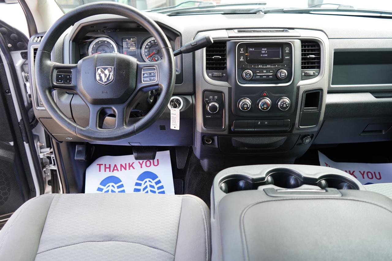 RAM 1500 4WD Crew Cab 140.5" Express 2014