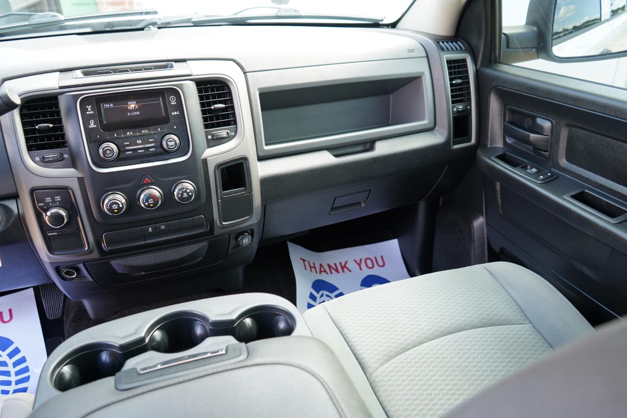 RAM 1500 4WD Crew Cab 140.5" Express 2014
