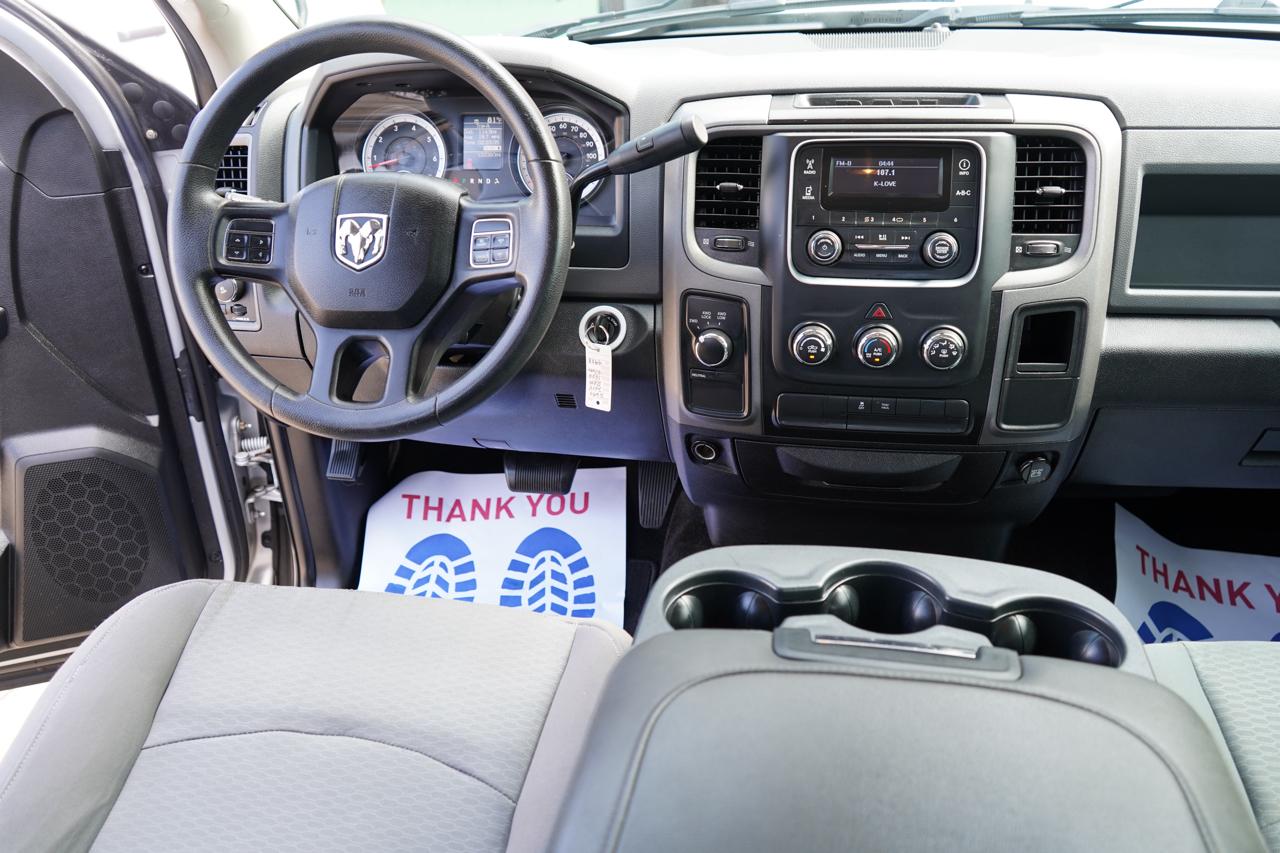 RAM 1500 4WD Crew Cab 140.5" Express 2014