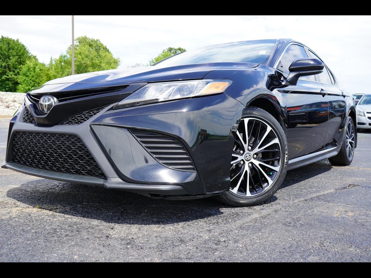Toyota Camry SE Auto (Natl) 2020