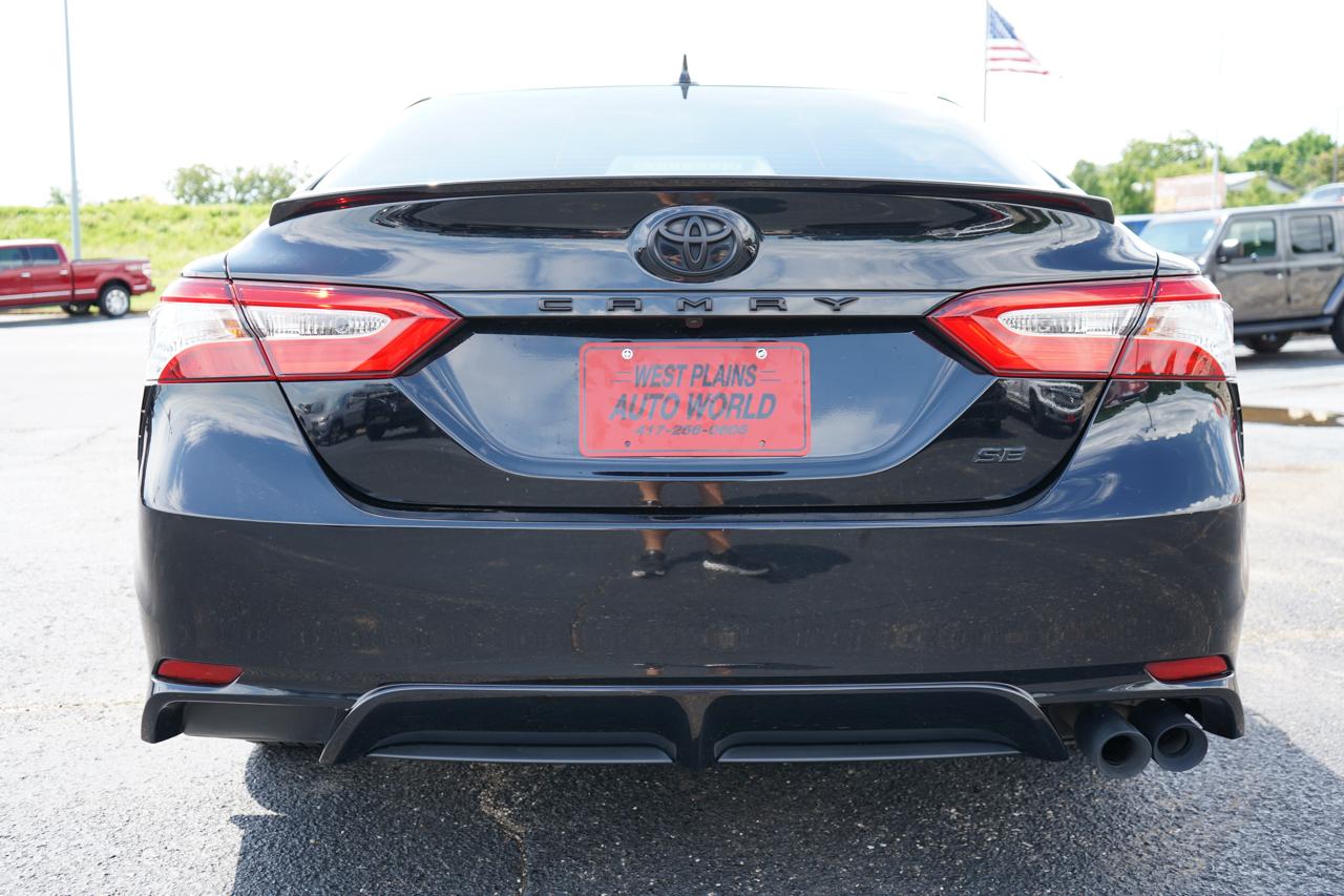 Toyota Camry SE Auto (Natl) 2020