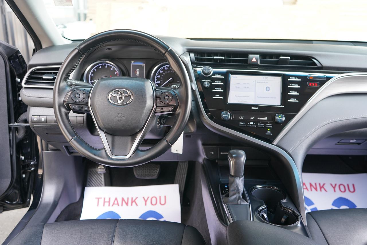 Toyota Camry SE Auto (Natl) 2020