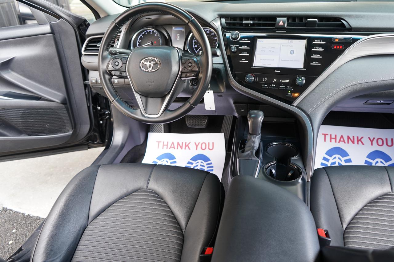 Toyota Camry SE Auto (Natl) 2020