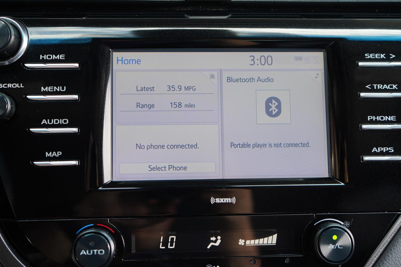 Toyota Camry SE Auto (Natl) 2020