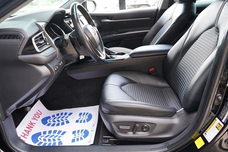 Toyota Camry SE Auto (Natl) 2020