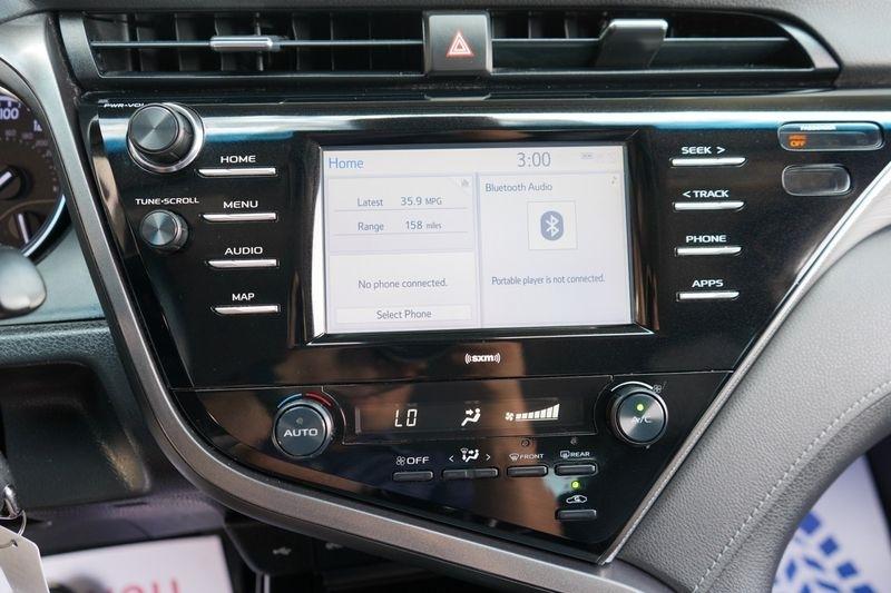 Toyota Camry SE Auto (Natl) 2020