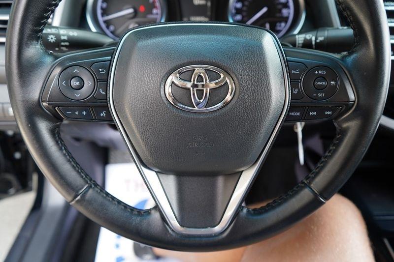 Toyota Camry SE Auto (Natl) 2020