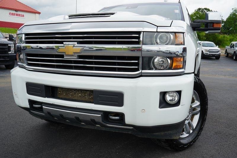 Chevrolet Silverado 2500HD 4WD Crew Cab 153.7" High Country 2017