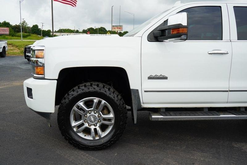 Chevrolet Silverado 2500HD 4WD Crew Cab 153.7" High Country 2017