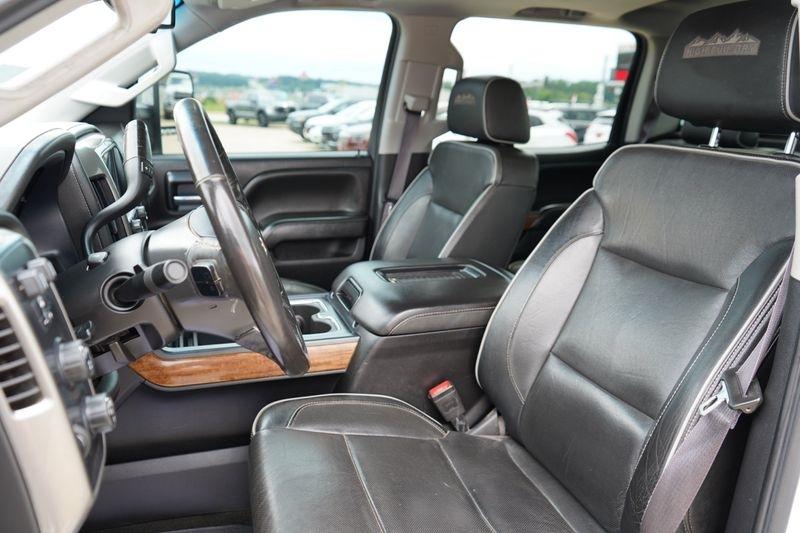 Chevrolet Silverado 2500HD 4WD Crew Cab 153.7" High Country 2017