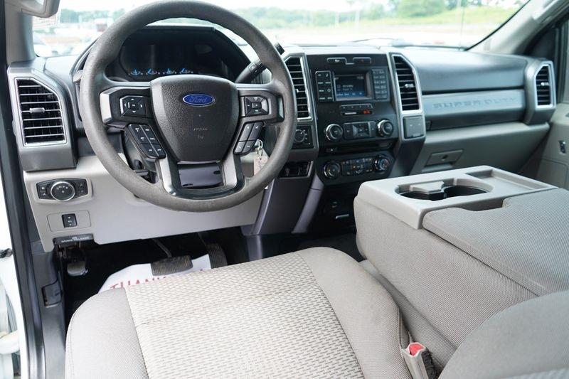 Ford Super Duty F-250 SRW King Ranch 4WD Crew Cab 8' Box 2017