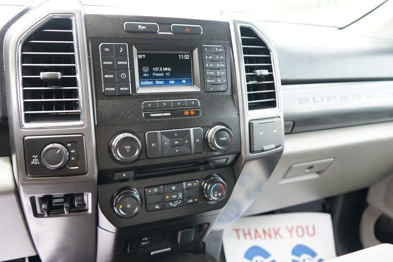 Ford Super Duty F-250 SRW King Ranch 4WD Crew Cab 8' Box 2017