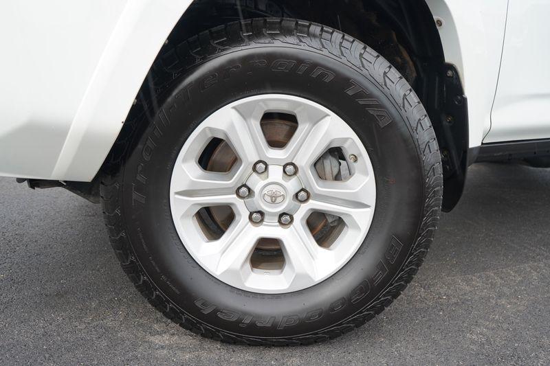 Toyota 4Runner TRD Off Road Premium 4WD (Natl) 2017