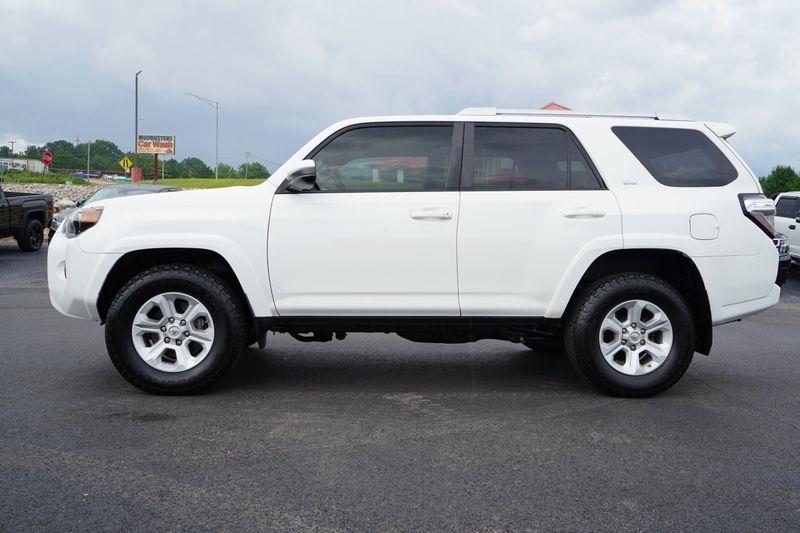 Toyota 4Runner TRD Off Road Premium 4WD (Natl) 2017