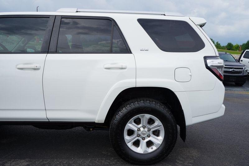 Toyota 4Runner TRD Off Road Premium 4WD (Natl) 2017
