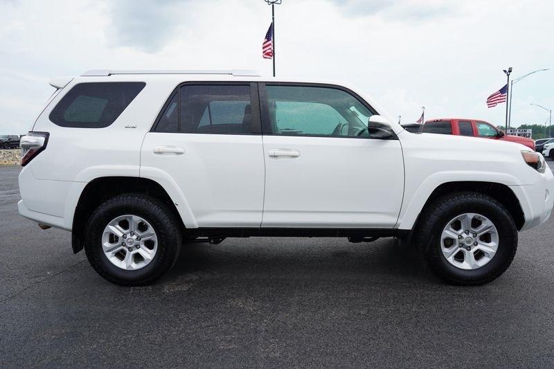 Toyota 4Runner TRD Off Road Premium 4WD (Natl) 2017