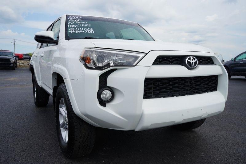 Toyota 4Runner TRD Off Road Premium 4WD (Natl) 2017