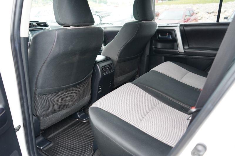 Toyota 4Runner TRD Off Road Premium 4WD (Natl) 2017
