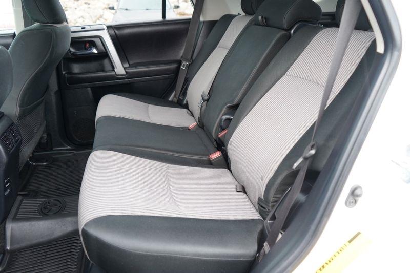 Toyota 4Runner TRD Off Road Premium 4WD (Natl) 2017