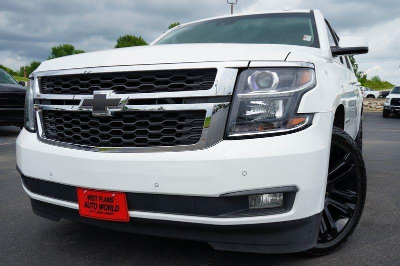 Chevrolet Suburban 4WD 4dr 1500 LT 2016