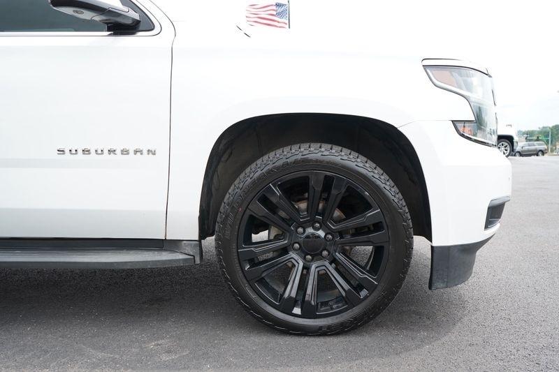 Chevrolet Suburban 4WD 4dr 1500 LT 2016