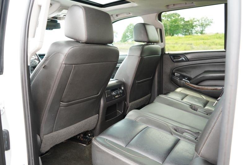 Chevrolet Suburban 4WD 4dr 1500 LT 2016