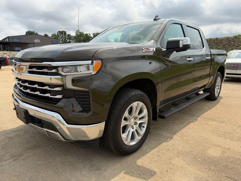 2023 Chevrolet Silverado 1500 4WD Crew Cab 147" LTZ