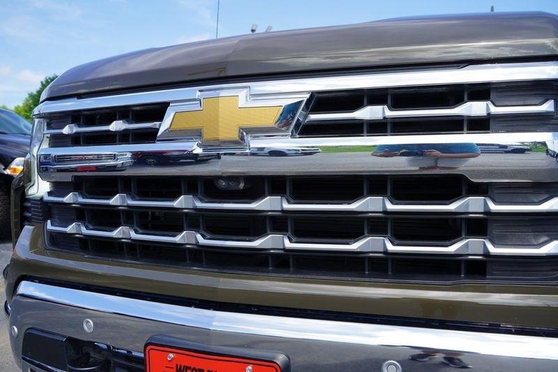 Chevrolet Silverado 1500 4WD Crew Cab 147" LTZ 2023