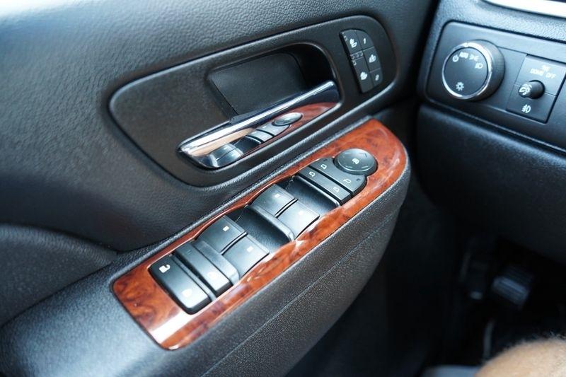 GMC Yukon 4WD 4dr SLT 2014