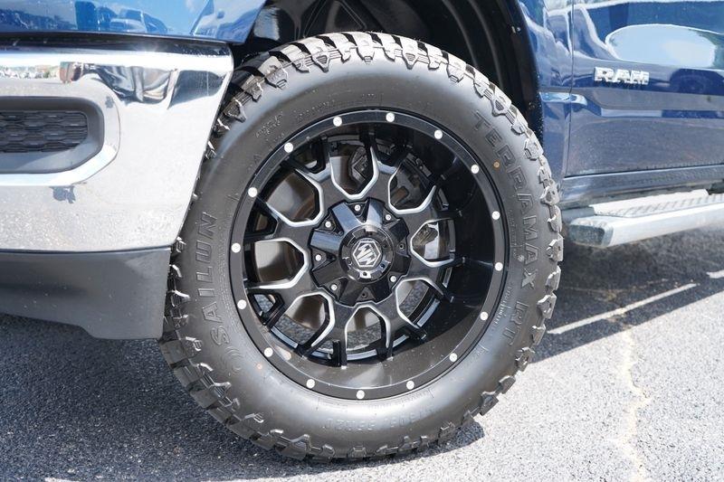 RAM 1500 Tradesman 4x4 Quad Cab 6'4" Box 2019