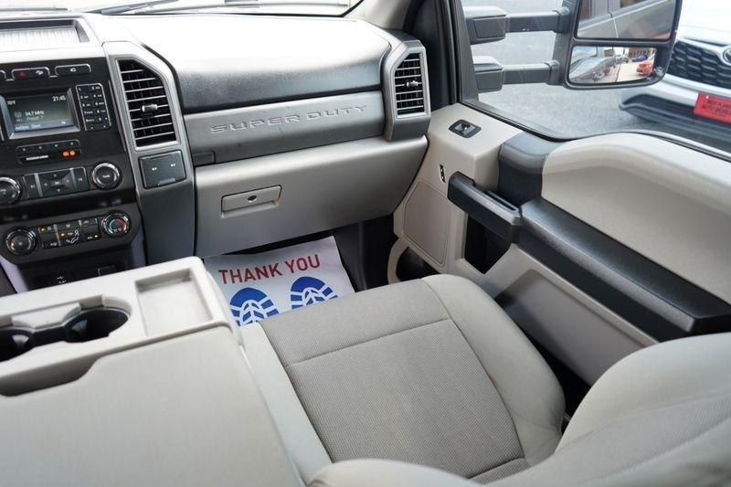 Ford Super Duty F-250 SRW King Ranch 4WD Crew Cab 8' Box 2019