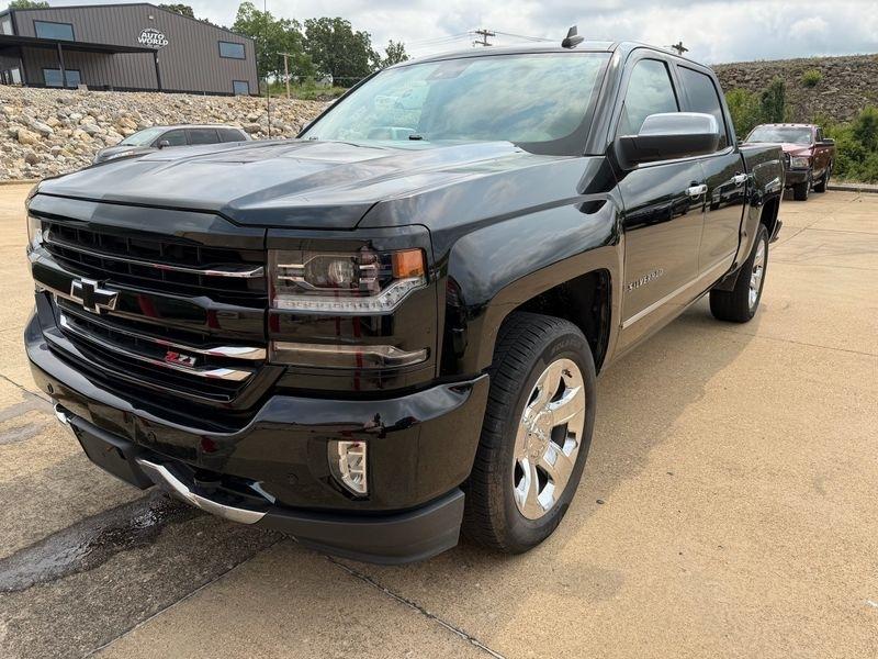 Chevrolet Silverado 1500 4WD Crew Cab 143.5" LTZ w/2LZ 2018