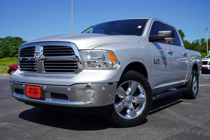 2016 RAM 1500 4WD Crew Cab 140.5" Big Horn