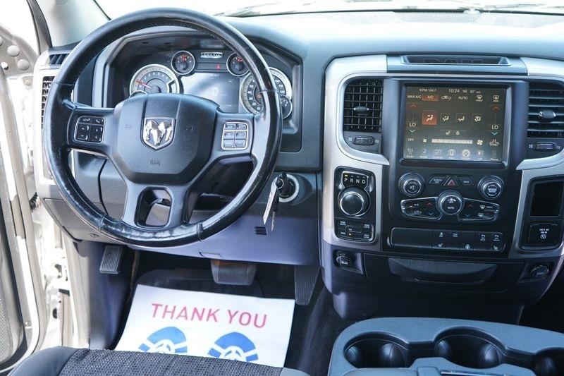 RAM 1500 4WD Crew Cab 140.5" Big Horn 2016