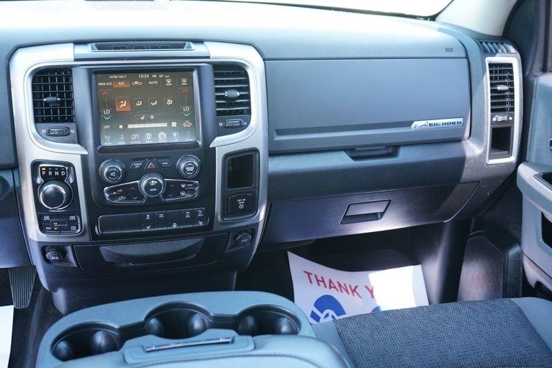 RAM 1500 4WD Crew Cab 140.5" Big Horn 2016