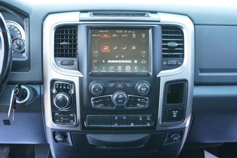 RAM 1500 4WD Crew Cab 140.5" Big Horn 2016