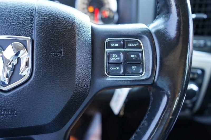 RAM 1500 4WD Crew Cab 140.5" Big Horn 2016