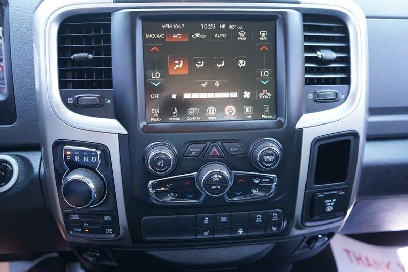 RAM 1500 4WD Crew Cab 140.5" Big Horn 2016