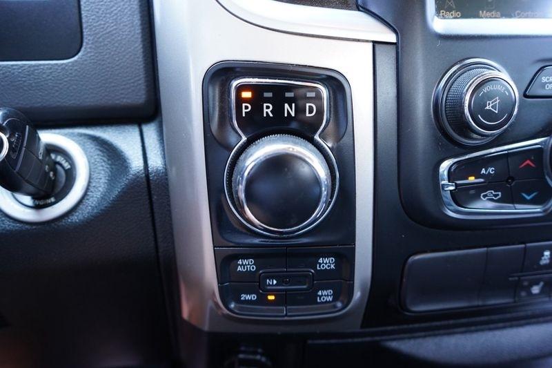 RAM 1500 4WD Crew Cab 140.5" Big Horn 2016