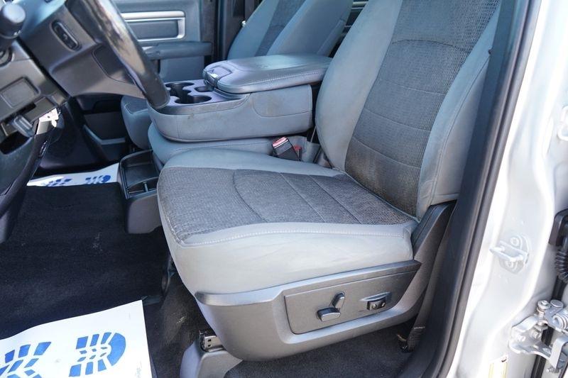 RAM 1500 4WD Crew Cab 140.5" Big Horn 2016