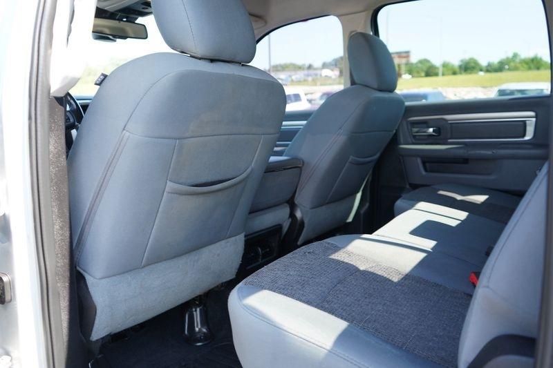 RAM 1500 4WD Crew Cab 140.5" Big Horn 2016