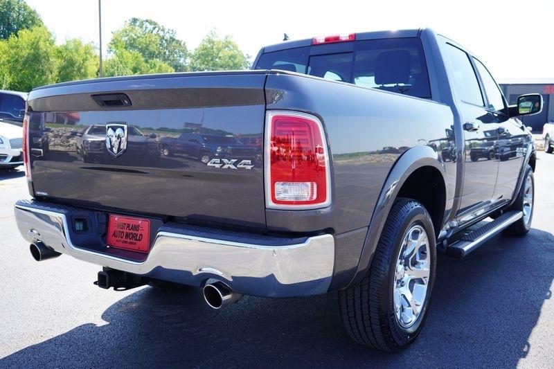 RAM 1500 4WD Crew Cab 140.5" Laramie 2015