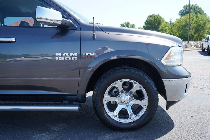 RAM 1500 4WD Crew Cab 140.5" Laramie 2015
