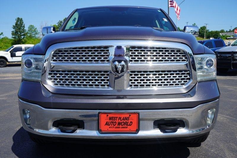 RAM 1500 4WD Crew Cab 140.5" Laramie 2015